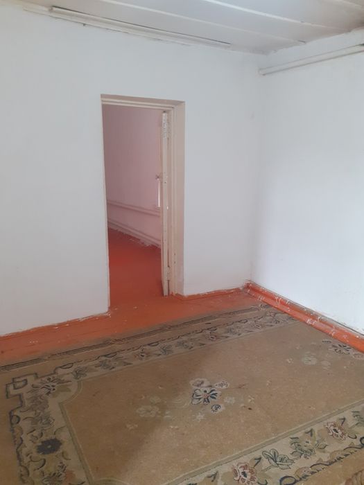 Уй Сатылады 1/2 часть барак емес