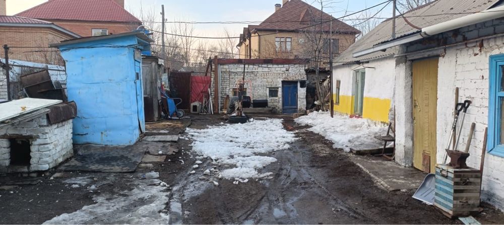 Продается участок в центре с 2-мя домами