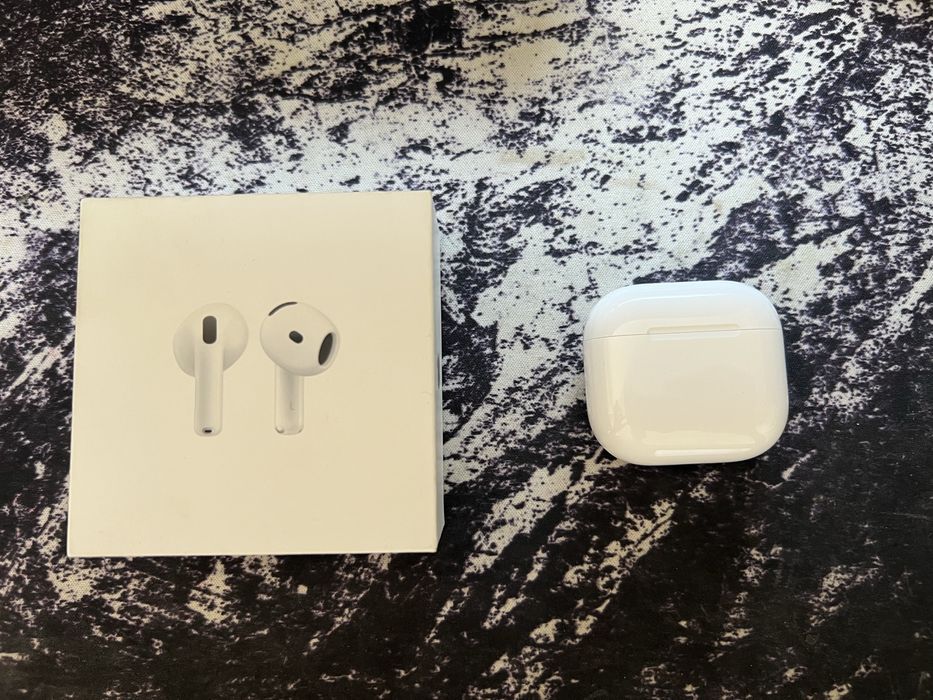 Apple AirPods 4 ( fără ANC )  - NEGOCIABIL-