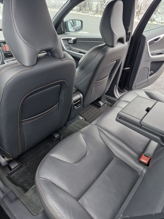 Volvo xc 60 ,190cp,full an 2017