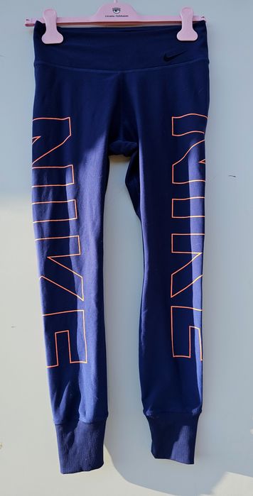 Nike оригинален дамски клин М размер