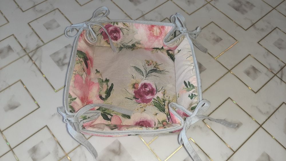 Продам хлебницу от Фэберлик