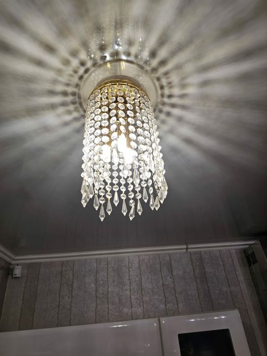 Продам  люстру 25000