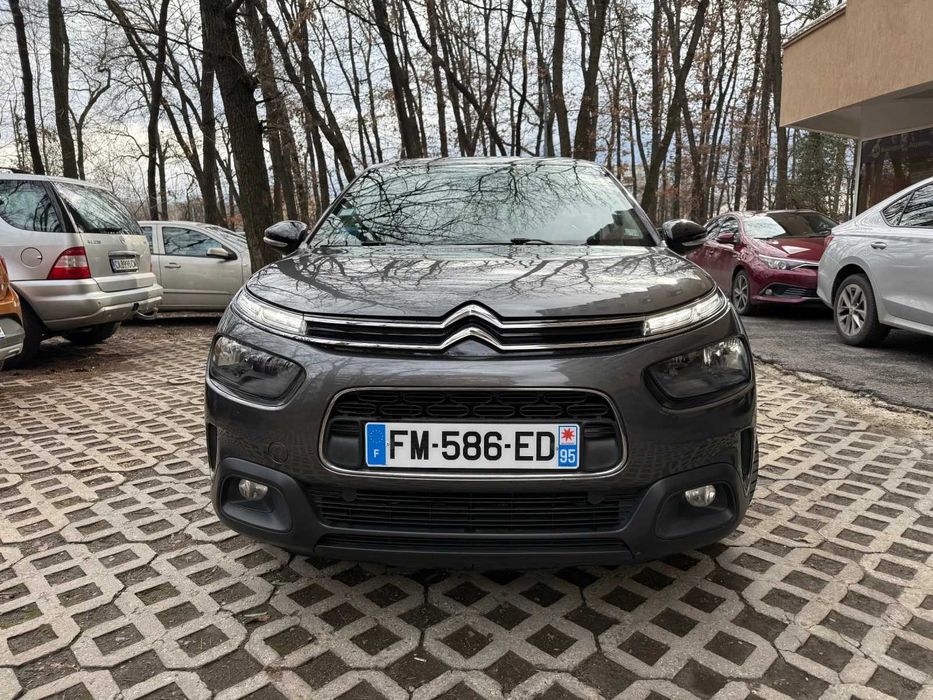 Citroen C4 Cactus 1.2 pure tech 110 hp.