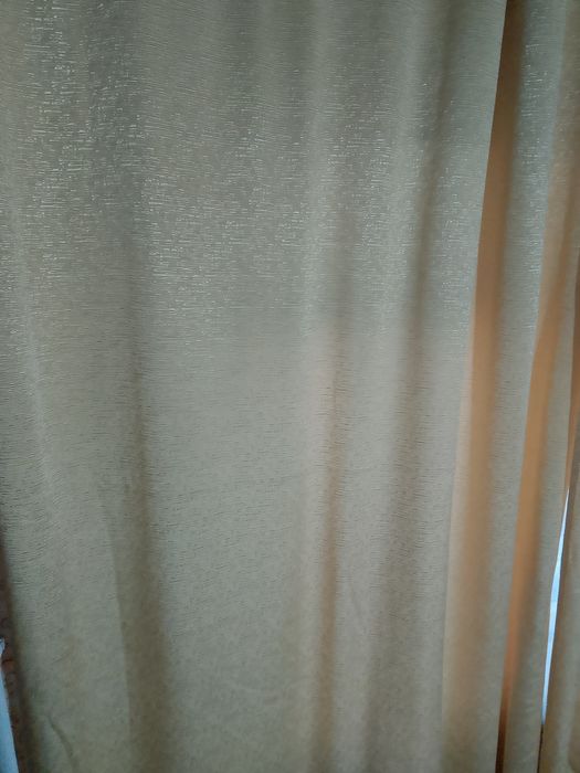 Плотные шторы с белым подкладки для  плотности.