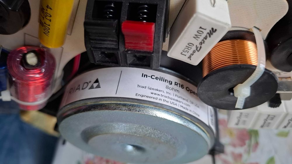 Boxa tavan Triad R16 in-ceilling TRIAD