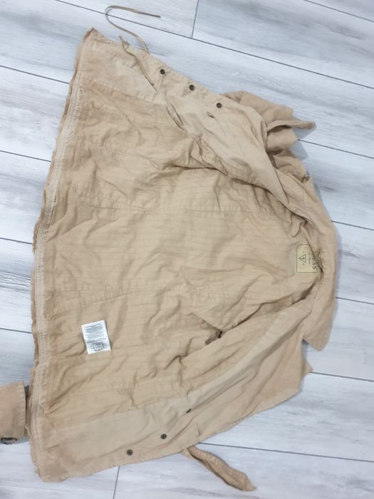 Jacheta guees 100% originala noua xs s 34 36 bej
