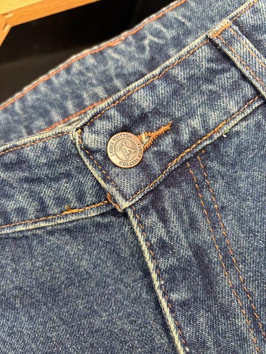 vand blugi louis vuitton