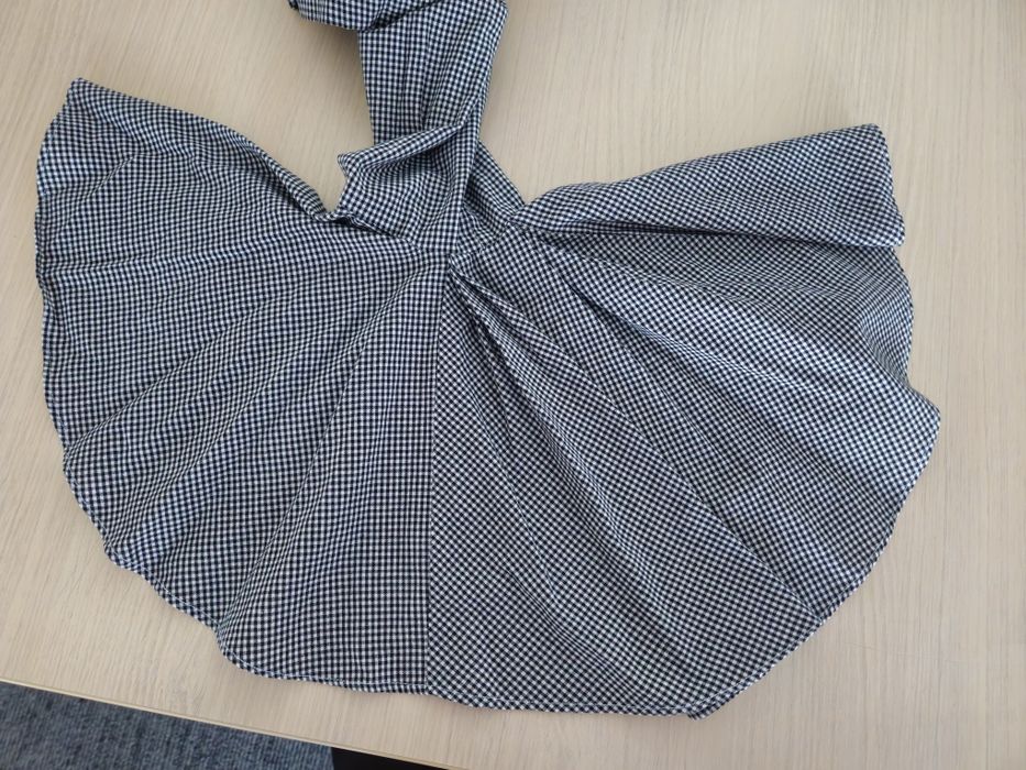 Bluza in carouri cu maneci evantai