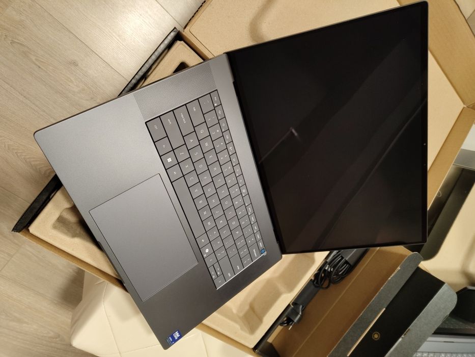 Sigilat! Dell Pro Max 16 Premium Oled 4k, Ultra 7, 32Gb, PRO 2000