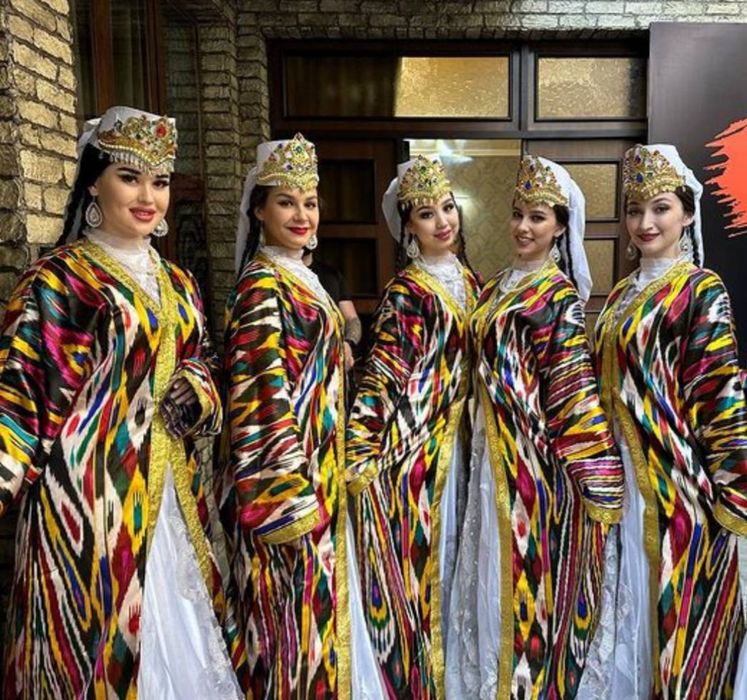 Raqs ansambli. Танцевальный ансамбль. Шоу балет