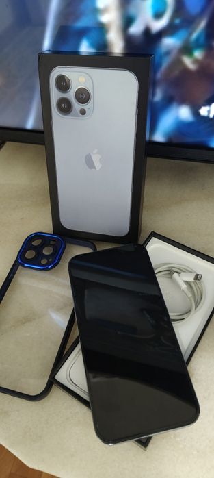 iPhone 13 pro max 256g.