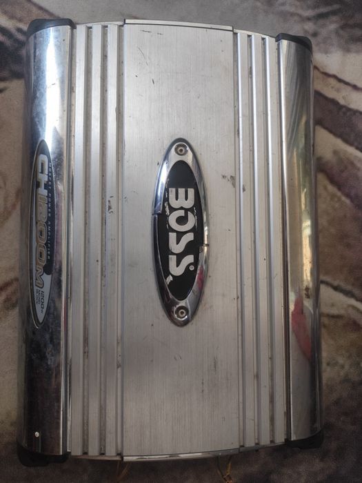 Продам 2 усилителя оригинал.