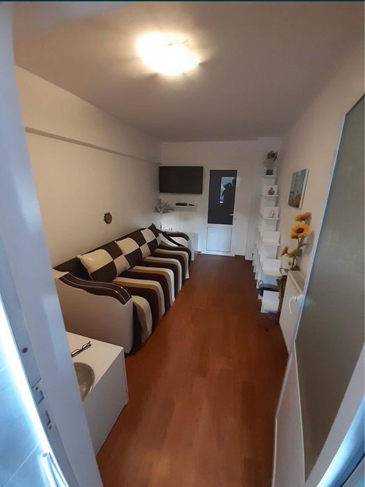 Inchiriez apartament Port Turistic 3 camere Portul