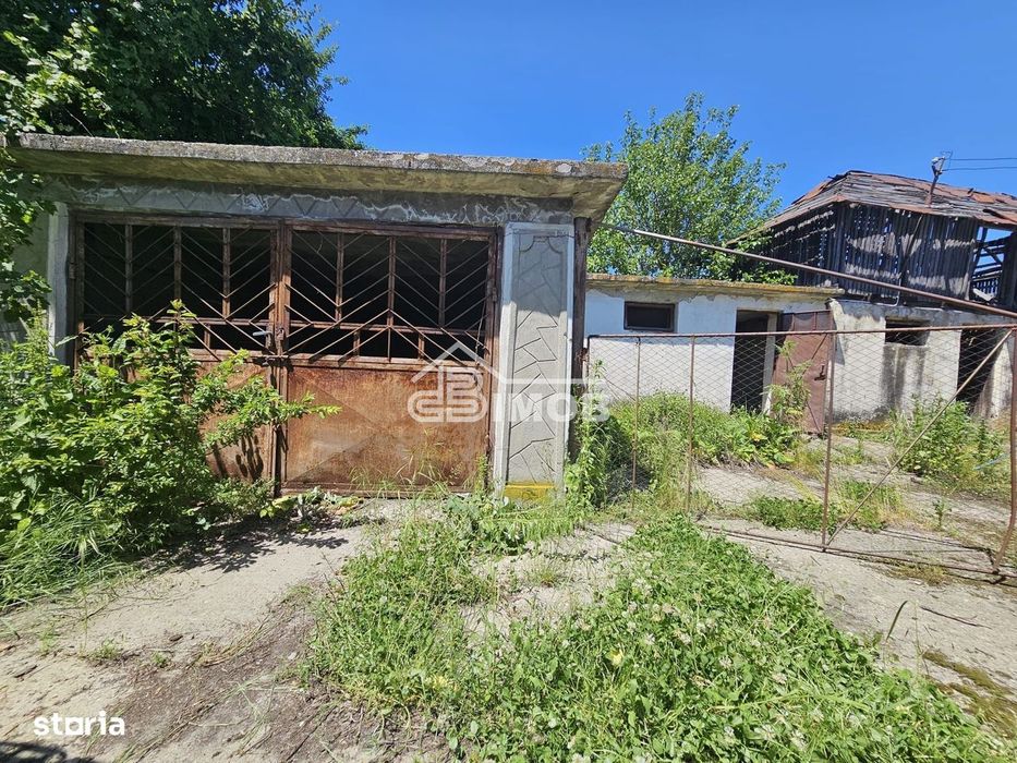 Casa cu 995 mp la Sosea - Viisoara