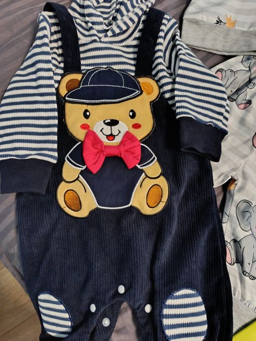 Нови бебешки комплекти + боди с етикети – всички за 85 лв (4 комплекта