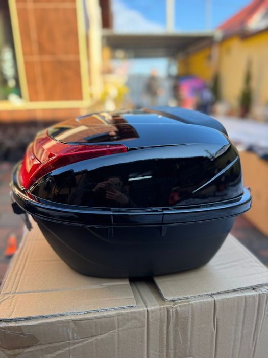 Portbagaj cutie / negru lucios cu cheie