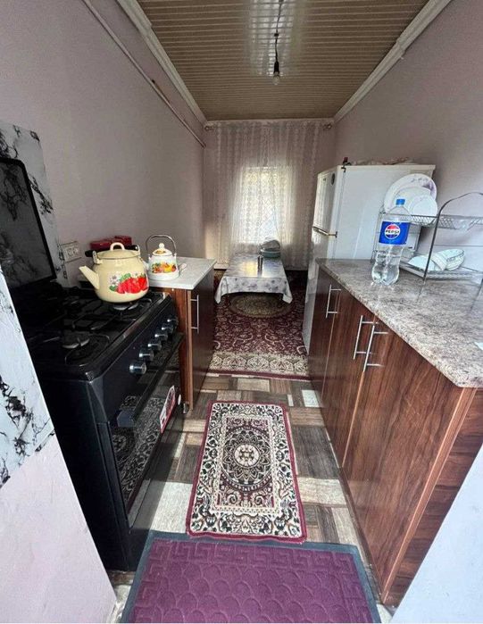 Дом 4 сотки, 7 комнат по ул.Лахути (заезд для машины имеется)