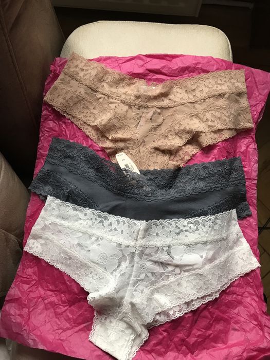 Lenjerie chiloti si sutien Victoria’s Secret  ,S