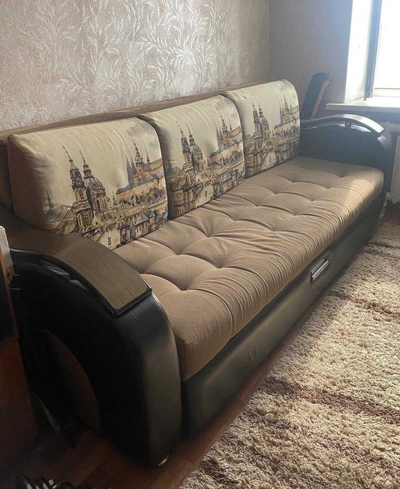 Срочно продается диван
