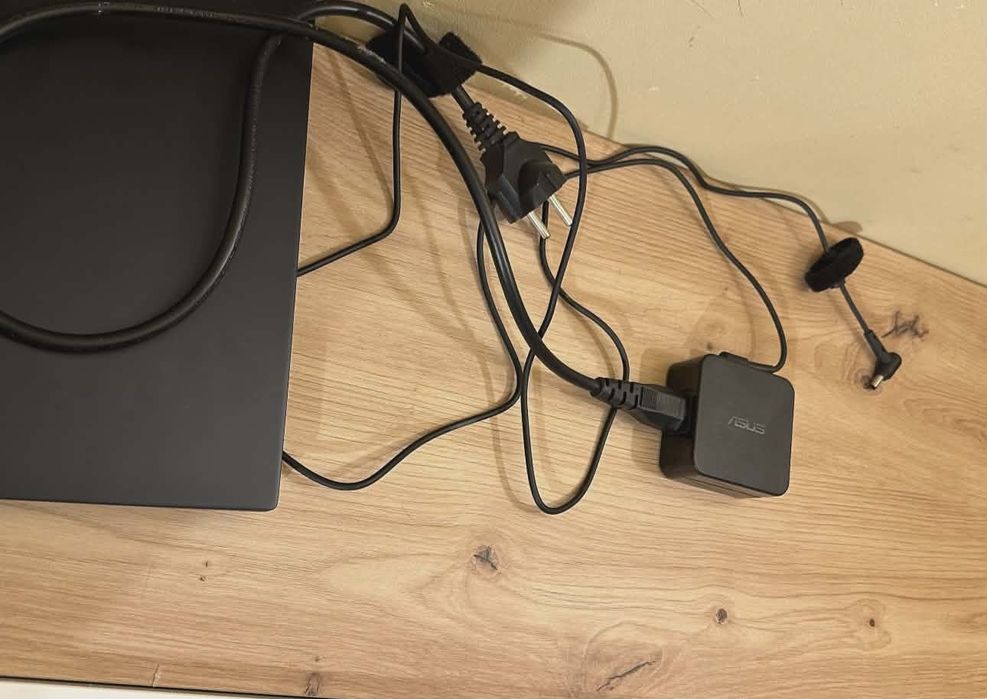 Laptop Asus P2451FA