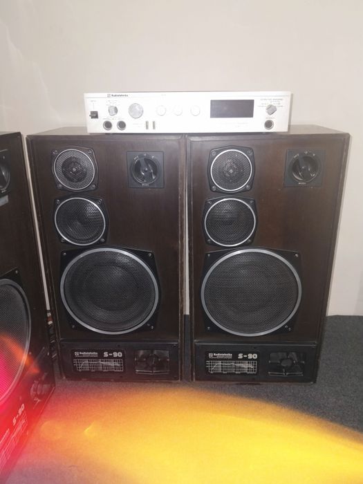 Колонки  с 90  ва Радиотехника сотилади