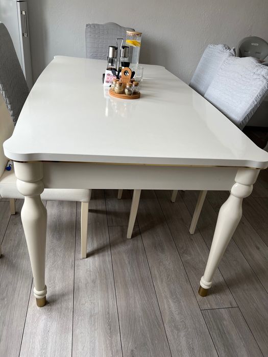 Трапезна маса със 6 стола ISTiKBAL