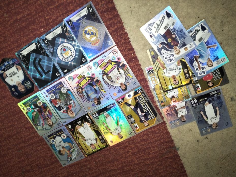 Vând/schimb cartonașe de fotbal pentru diverse lucruri