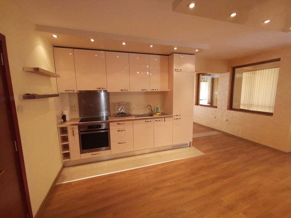 Дава се под наем Многостаен апартамент в Пловдив, Център - 160 кв.м за 750 € - Снимка #2