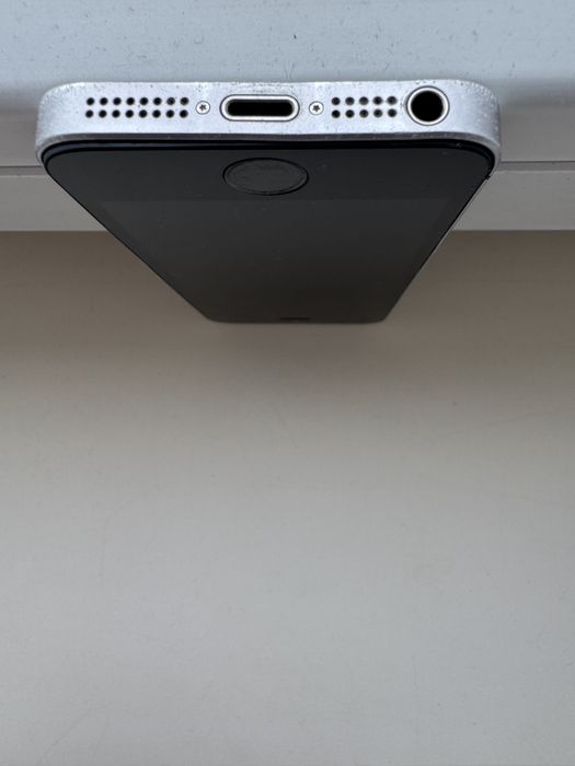 Продам айфон Se original 2018 года