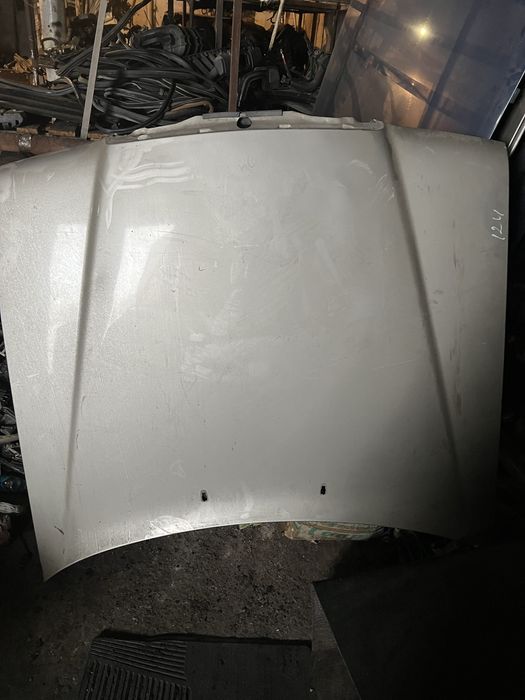 Продам капот на мерседес w124