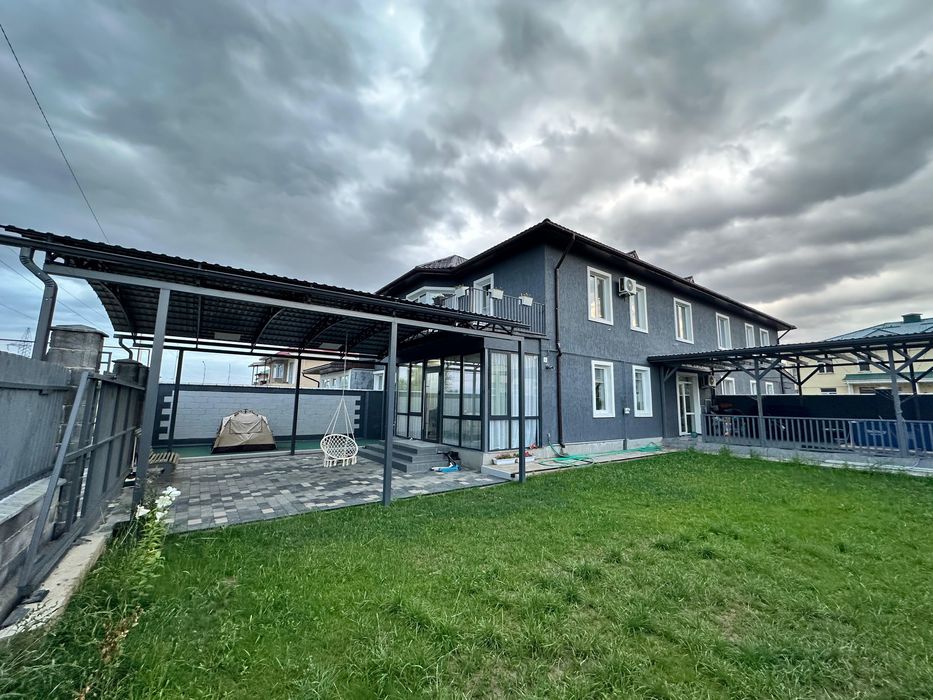 Часть дома · 4 комнаты · 165 м² · 3.8 сот.