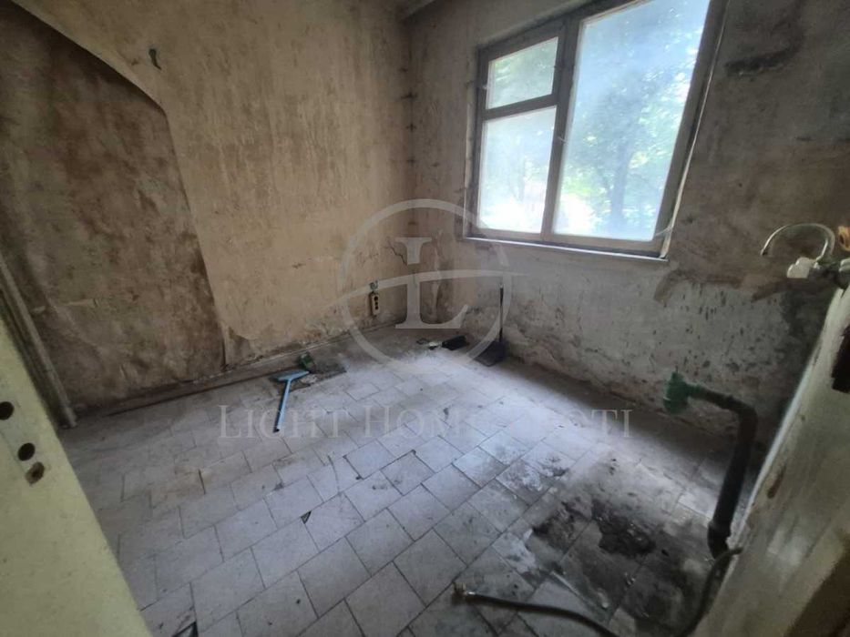 Реф. 3872 Апартамент с Три Отделни Стаи / Кючук Париж