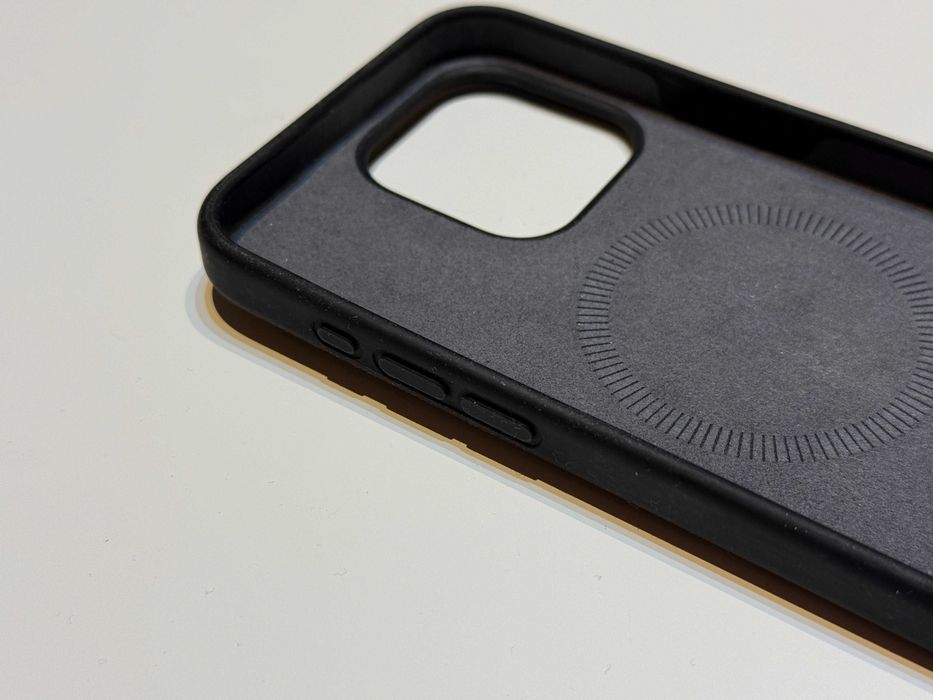 Husa Vetter Silicon MagSafe - iPhone 15 Pro Max