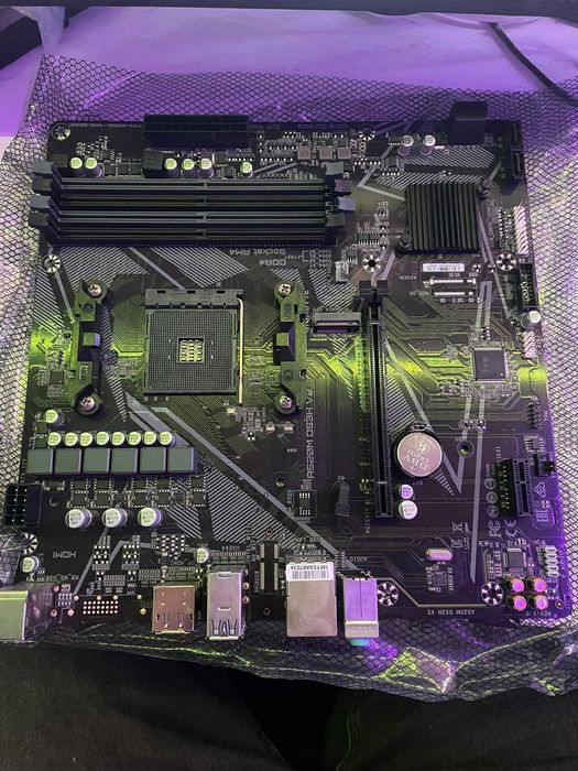 KIT AMD Ryzen 5 5600 + Cooler Original + Gigabyte A520M DS3H V2 – NOI