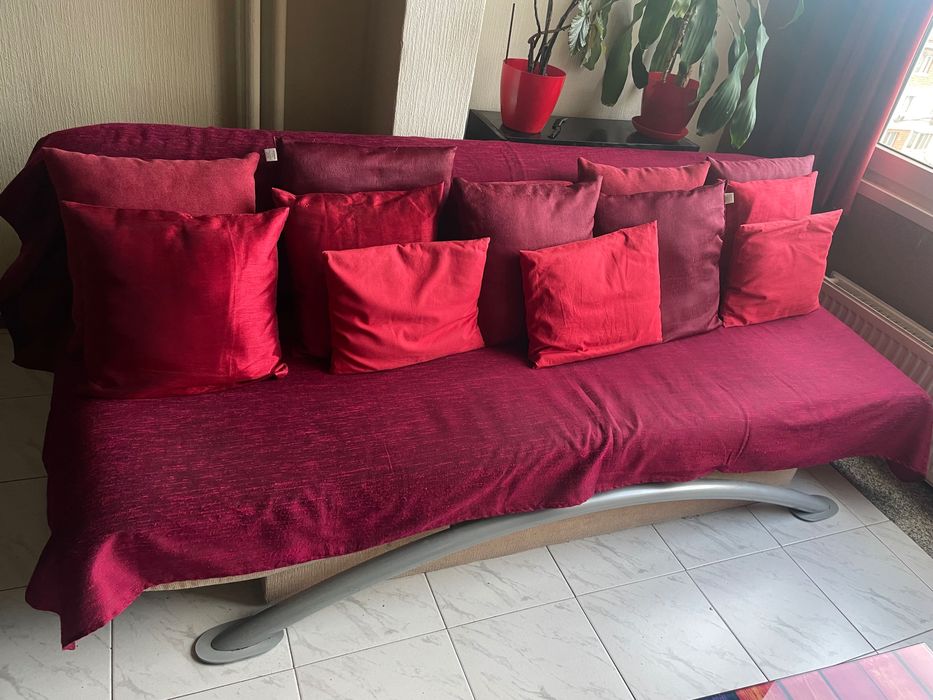 Разтегателен диван