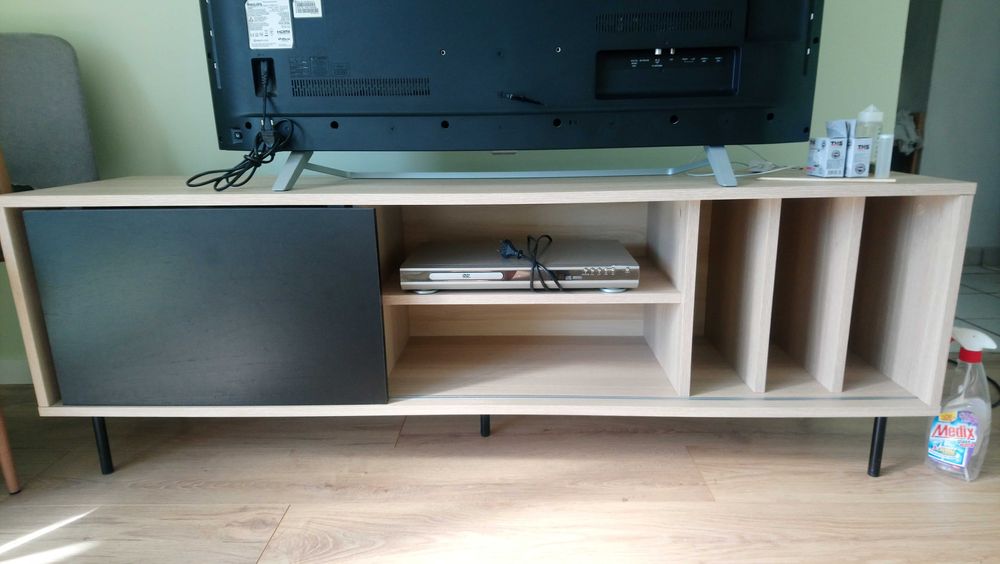 ТВ шкаф почти нов