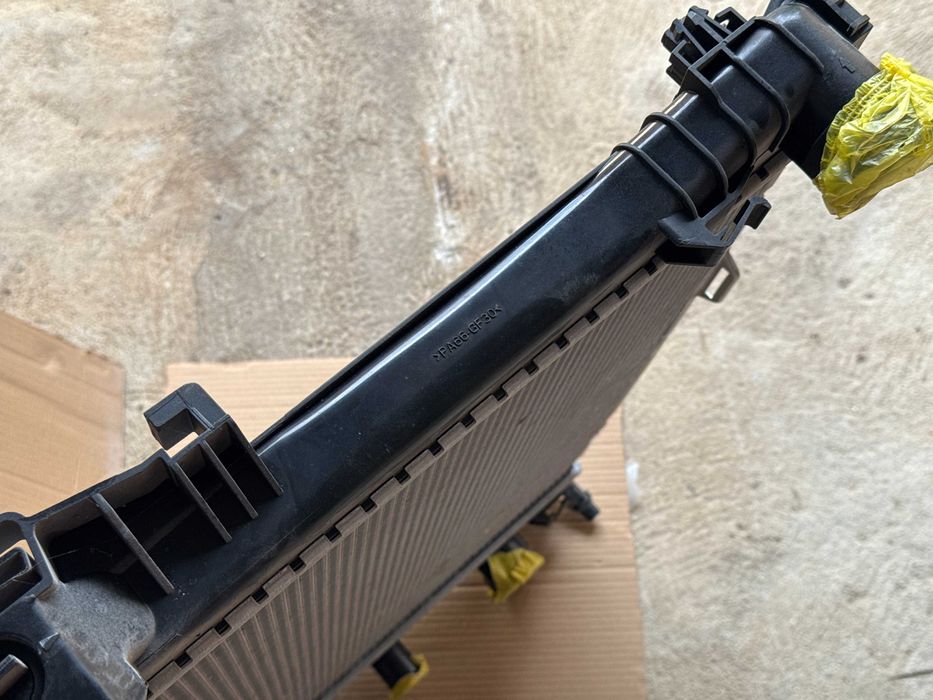 Радиатор PA66-GF30 R (2 броя -- единична цена)