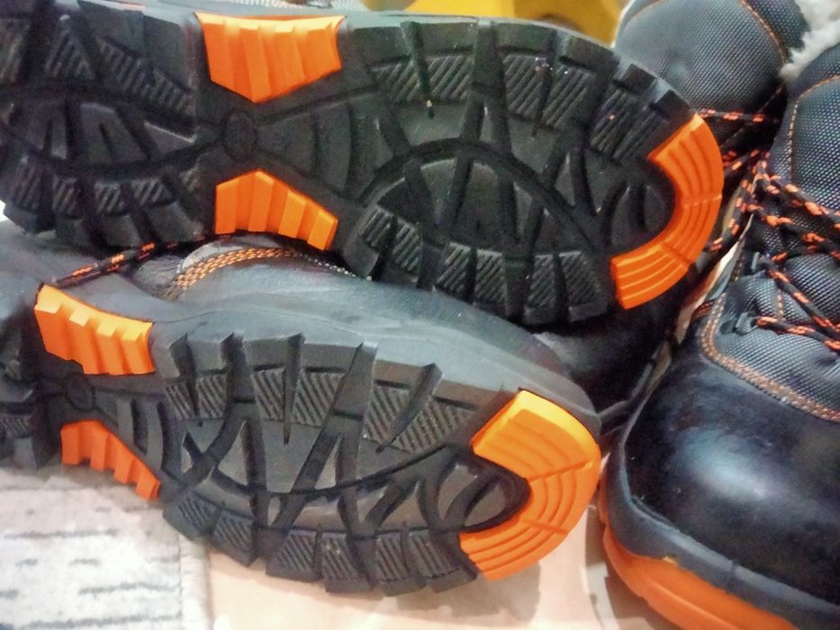 Ботинки рабочие зимние.