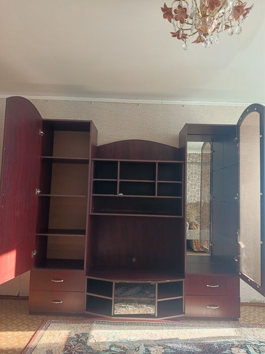 Горка, стенка в гостиную