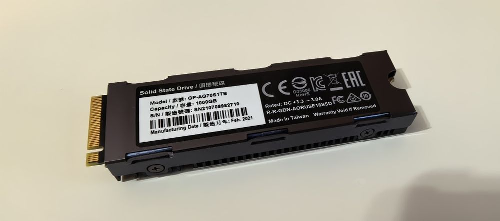 SSD Gigabyte AURUS 1TB gen 4 x4 cu RADIATOR_PC/Laptop_89% Health/Viata_7000MB/s citire_5500Mb/s scriere
