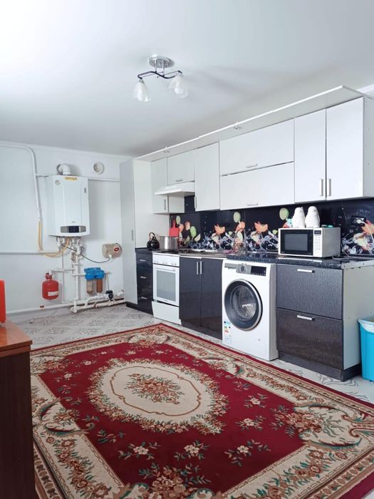 Продается дом 10 комнат 240 м