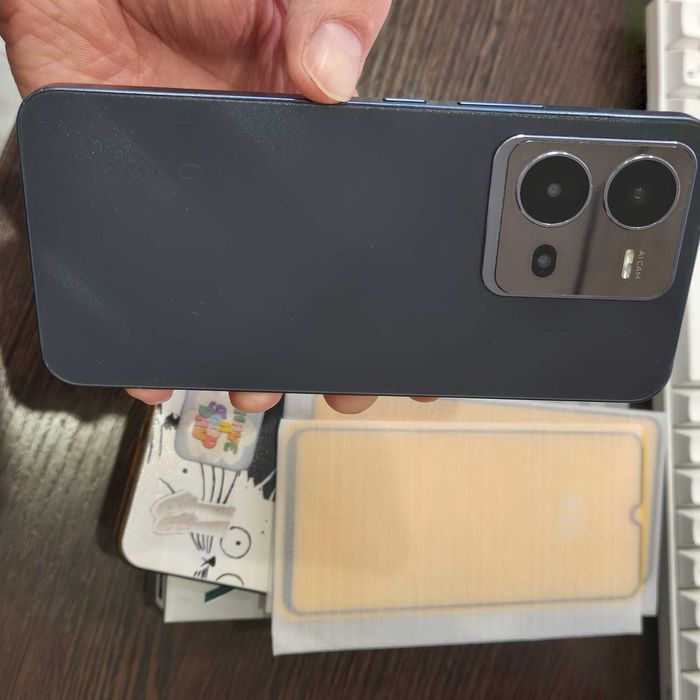 Смартфон Vivo V25e