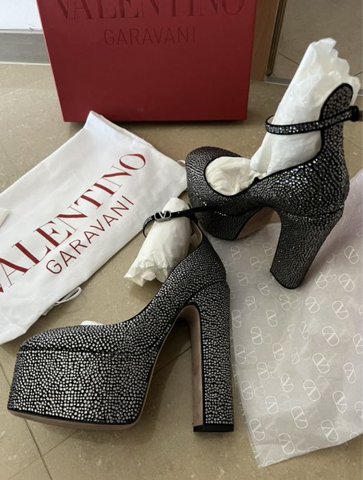 Валентино Гаравани Valentino Garavani Tan-Go Heels