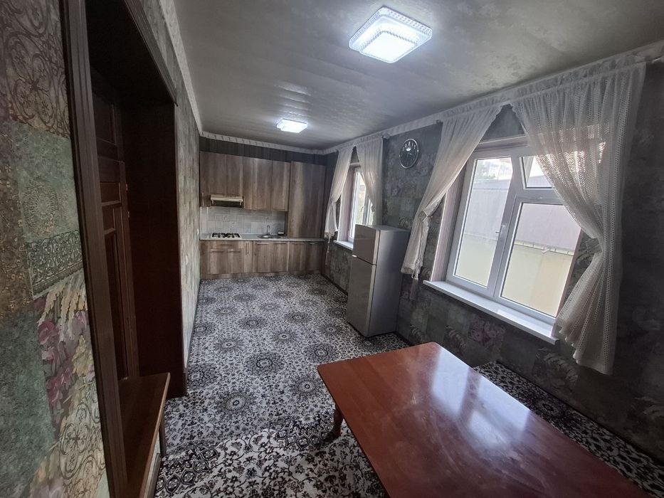 Мухаё Флагман олдида 2-этаж 4 этажка