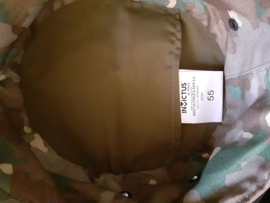 Capelă combat mărimea 54/ 55 / 56