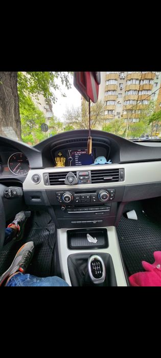 BMW 3 Series 2010 — imagine 5
