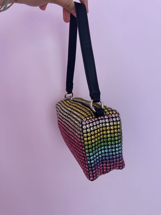 Разпродажба на маркови дамски чанти Guess, Love Moschino, Liu Jo, Karl Lagerfeld