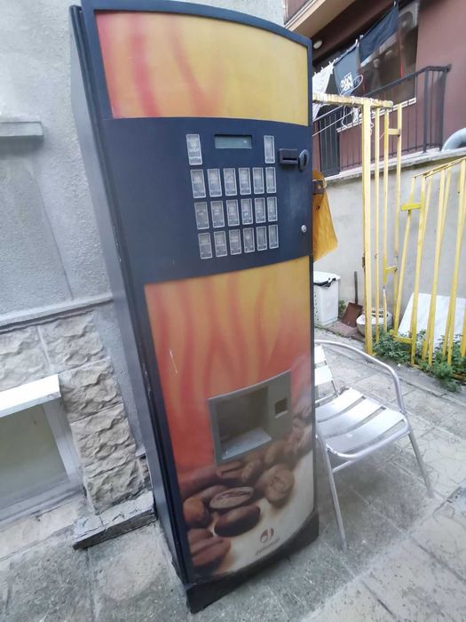 Продавам кафе машина за ремонт