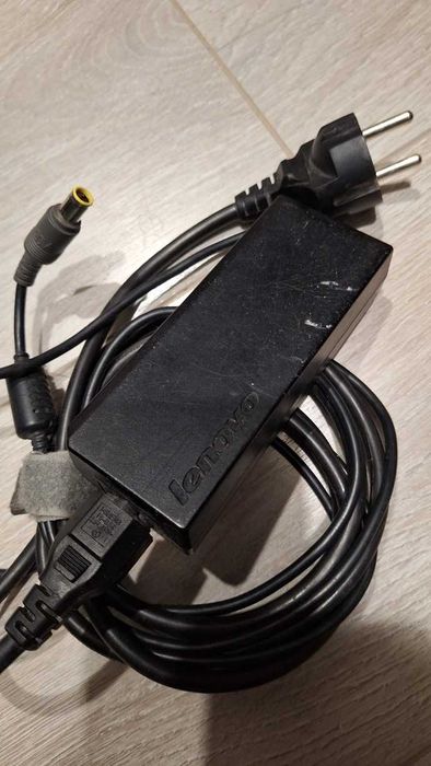 Продам блок питания на ноутбук Lenovo